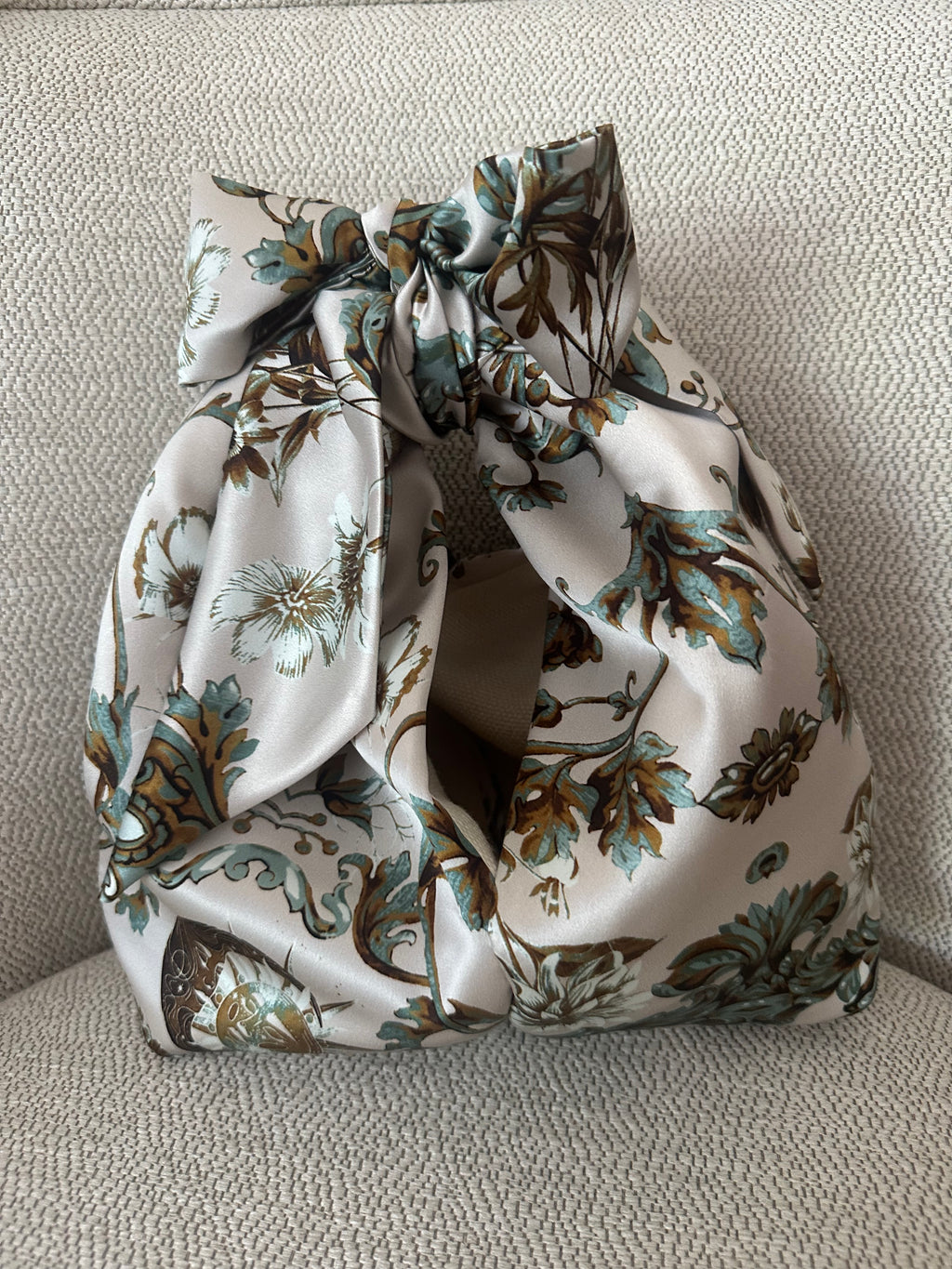 Flowery Damask Medium Bag